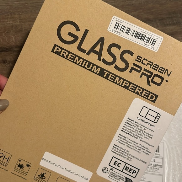 iPad 10th Gen 10.9 accessories - Picture 2 of 5